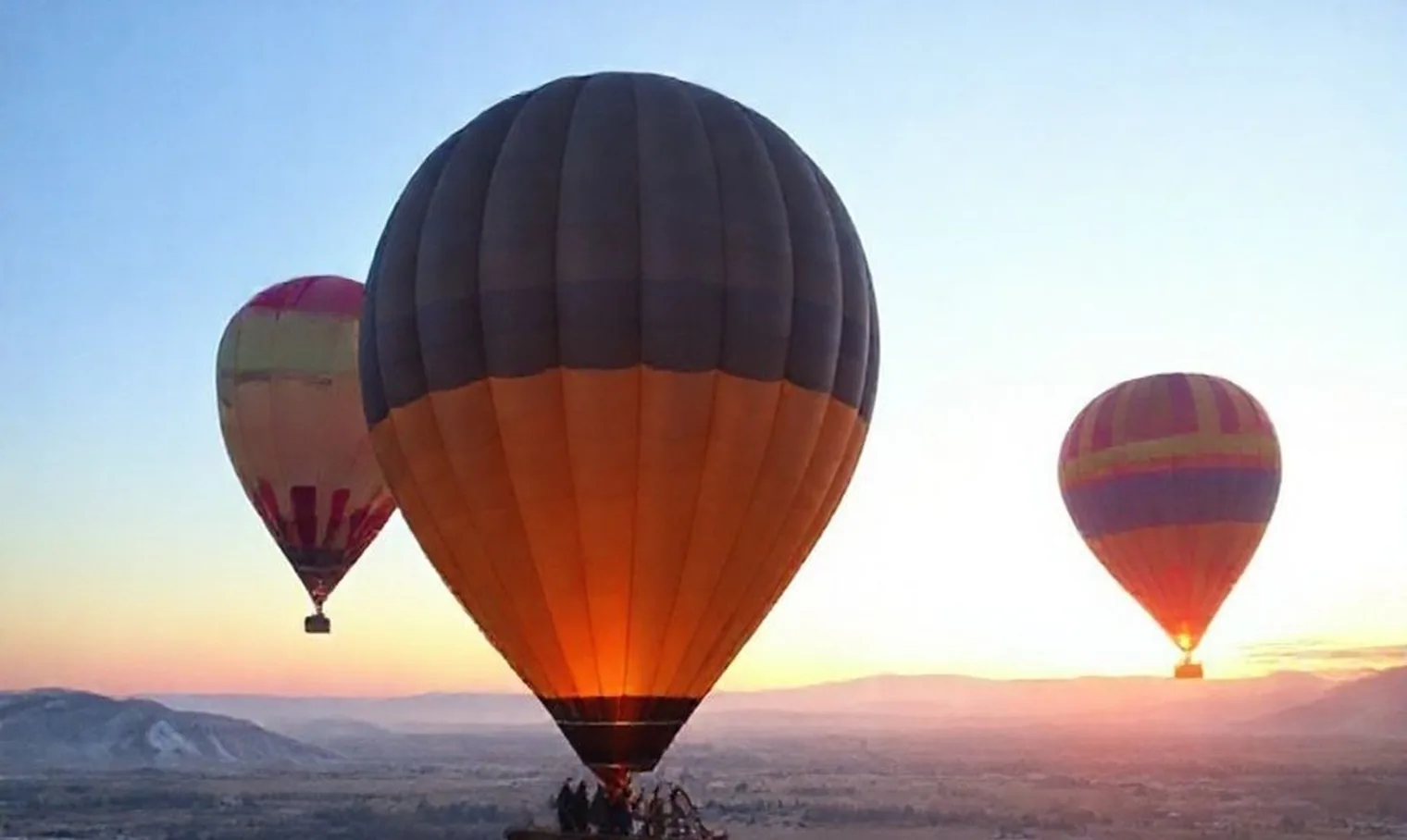 Executive balloon expedition service